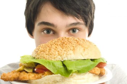 Riset: Pola Makan Ala Barat Bisa Ganggu Fungsi Otak