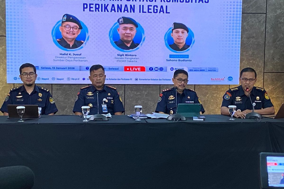 KKP menjelaskan kasus impor ikan ilegal, Jakarta Pusat, Selasa (13/1/2026). 