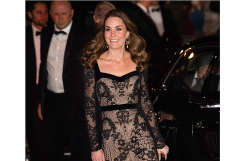 Tampilan Memukau Kate Middleton dalam Balutan Gaun Panjang 