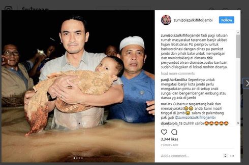 Banjir Jambi, Zumi Zola Terobos Banjir Selamatkan Anak-Anak