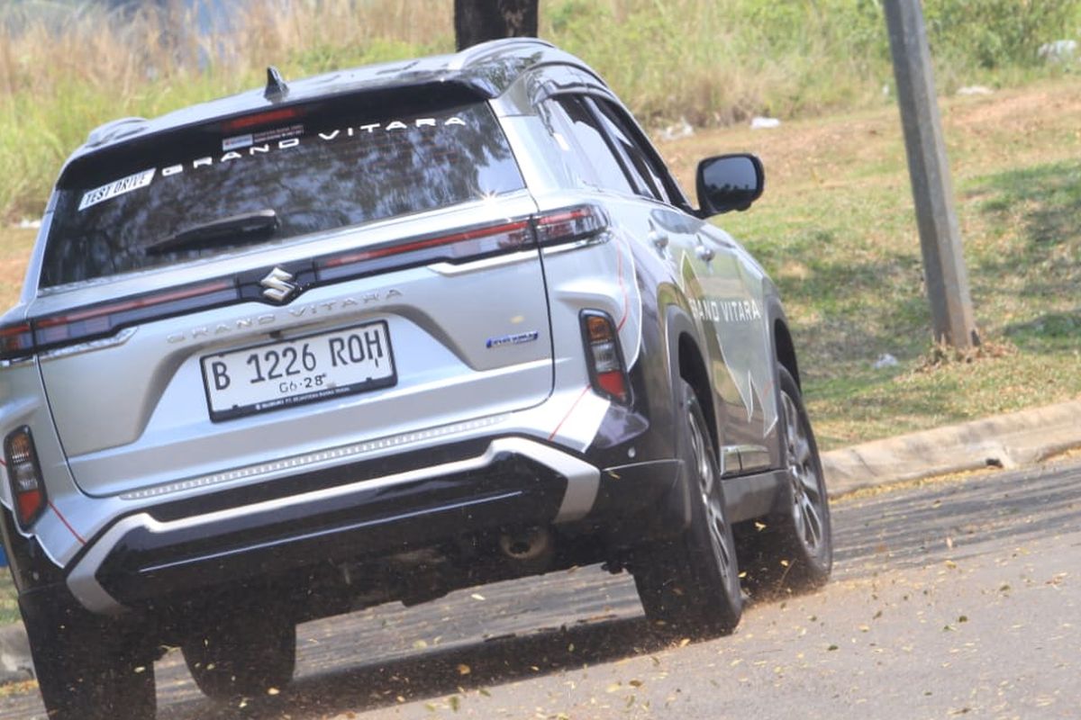 Suzuki Grand Vitara Hybrid di GIIAS 2023