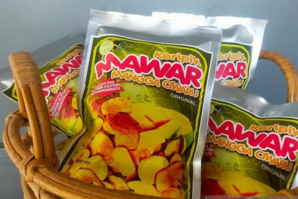 Keripik mangga yang diproduksi oleh UMKM di wilayah Kecamatan Ciemas, Kabupaten Sukabumi, Jawa Barat.