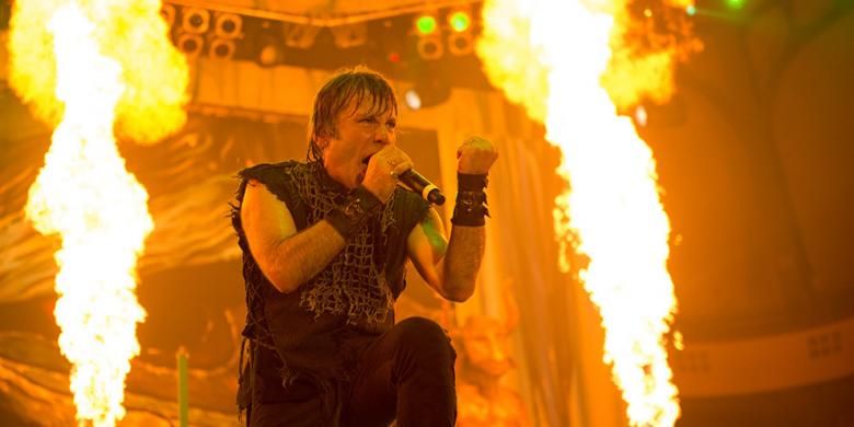 Vokalis band heavy metal Iron Maiden Bruce Dickinson
