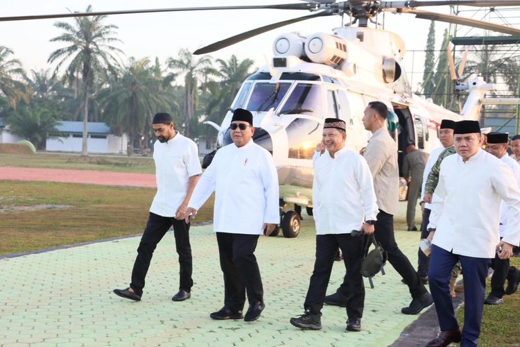 Kasatgas PRR Dampingi Presiden Prabowo Rayakan Idul Fitri Bersama Masyarakat di Aceh Tamiang