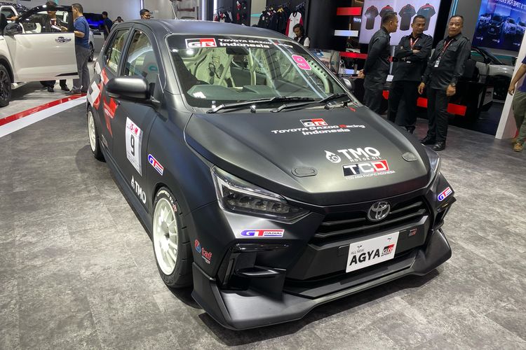 Tim balap Toyota Gazoo Racing Indonesia (TGRI) menatap musim balap 2024 dengan semangat baru. Salah satunya dengan memperkenalkan livery baru buat musim ini.