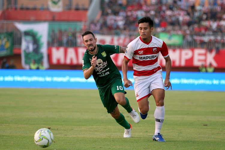 Laga Bri Liga 1 antara Persebaya Surabaya Lawan Madura Utd