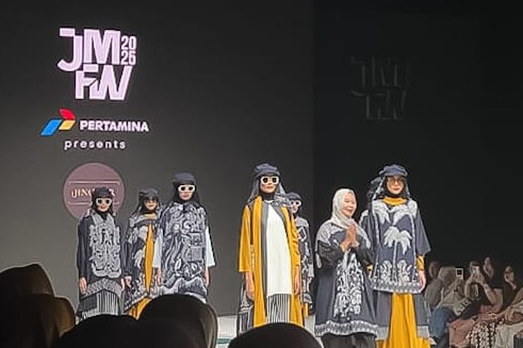 Selain meraih penghargaan, UMKM binaan Pertamina juga turut memeriahkan Jakarta Muslim Fashion Week (JMFW) 2024 yang digelar pada 9-12 Oktober 2024 di ICE BSD, Tangerang.
