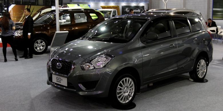 Sejumlah mobil Datsun di pamerkan saat pameran otomotif Indonesia International Motor Show (IIMS) 2017 di JI Expo Kemayoran, Jakarta, Kamis (27/4/2017). Pemeran otomotif yang akan berlangsung hingga 7 Mei 2017 itu diikuti pelaku industri otomotif di tanah air dengan manampilkan produk unggulan.