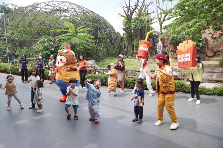Wisata Kuliner Baru di Puncak Bogor, Makan Ayam Goreng Sambil Lihat Zebra
