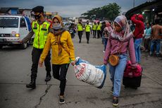 Saat Terminal Bayangan Masih Jadi Primadona Sejumlah Penumpang meski Terminal Resmi Sudah Bersolek...