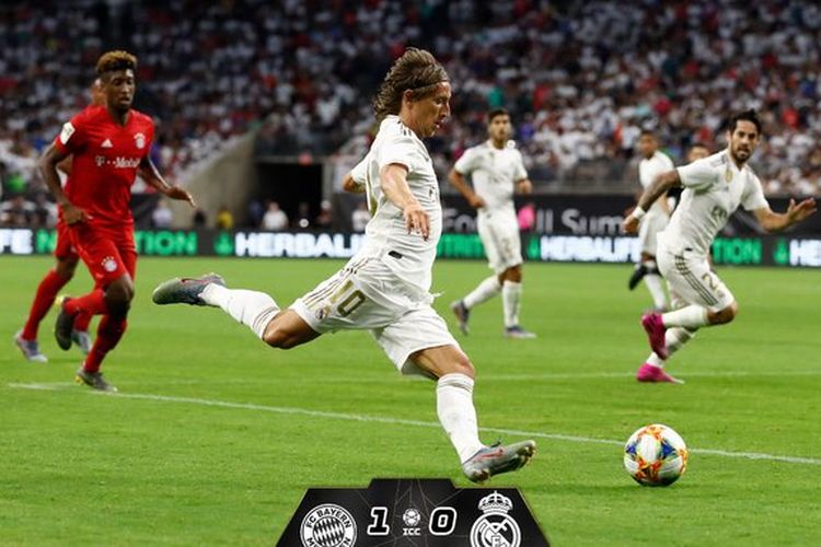 Aksi Luka Modric pada pertandingan Bayern Muenchen vs Real Madrid dalam ICC 2019 di Houston, 20 Juli 2019. 