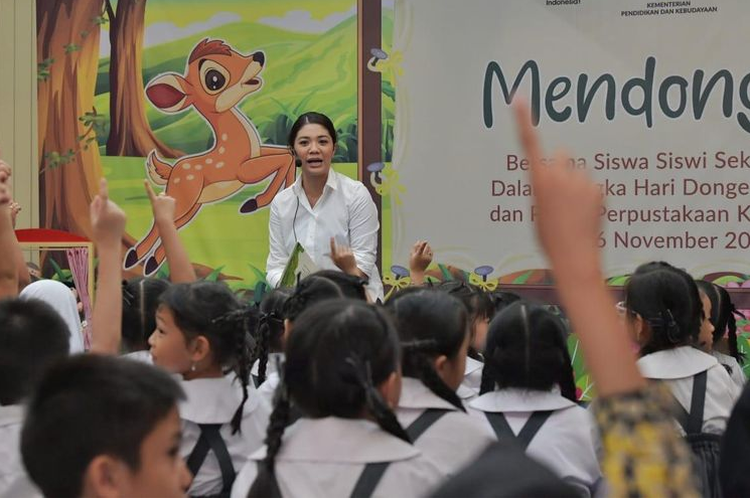 Bunda PAUD Nasional sekaligus Penasihat Dharma Wanita Persatuan Kementerian Pendidikan dan Kebudayaan, Franka Makarim banyak belajar menjadi orangtua dan mendampingi anak-anak belajar selama pandemi Covid-19 berlangsung.