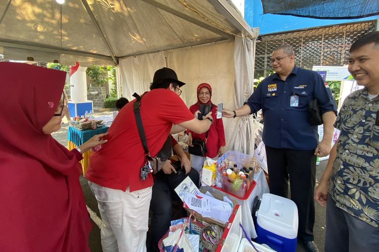 ToFo Corner melatih teman-teman berkebutuhan khusus berwirausaha di acara Bazar UMKM BDS 2024