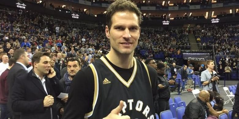 Asmir Begovic hadir menyaksikan laga NBA di 02 Arena, Kamis (14/1/2016).