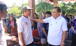 Bupati Tamba Salurkan 550 Kg Beras dan 32 Kursi Roda untuk Disabilitas dan Anak Telantar