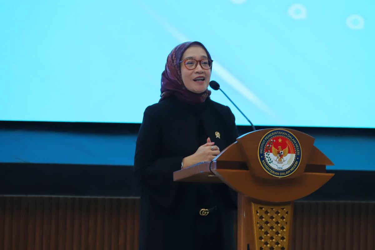 Menteri Pendayagunaan Aparatur Negara dan Reformasi Birokrasi (PAN-RB) Rini Widyantini di Kantor Kemenko PMK, Jakarta, Kamis (7/8/2025).
