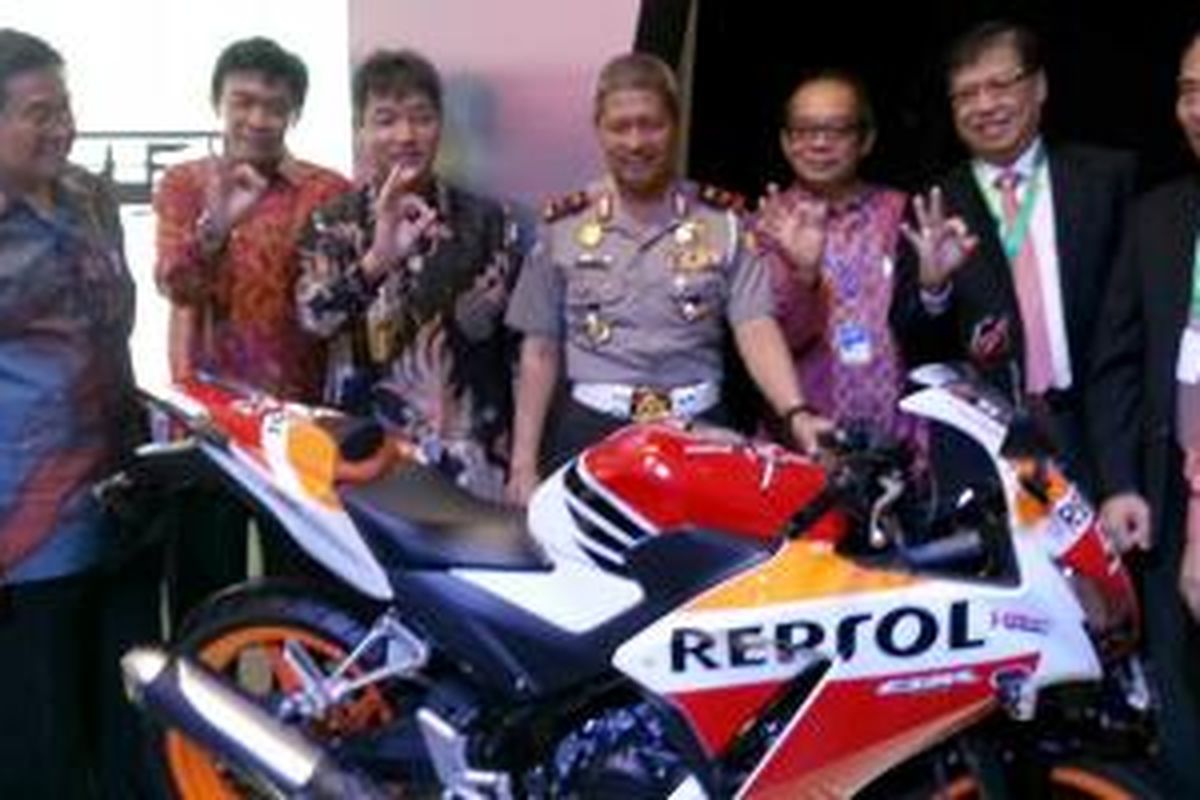 Pembukaan IMoS 2014, dihadiri Kakorlantas Polri Irjen Pol Condro Kirono, di stand Honda.