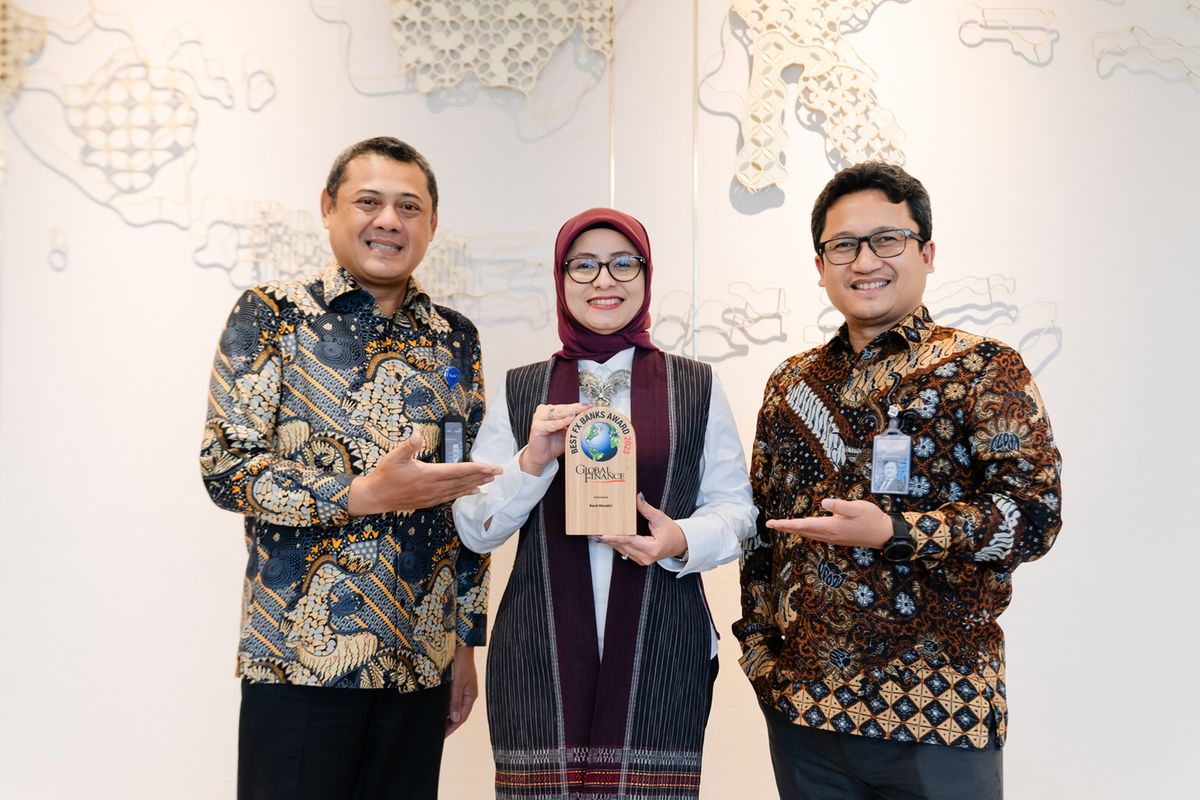 Bank Mandiri meraih penghargaan Best Foreign Exchange (FX) Bank 2025 dari Global Finance di OXO2, London, Inggris.
