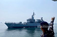 KRI Cakalang dan Kapal Perang Malaysia Latihan Bersama di Teluk Jakarta