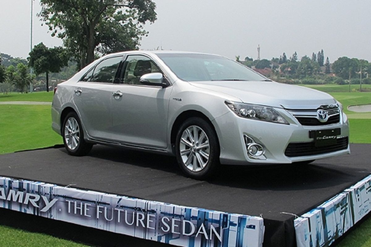 Toyota Camry Hibrida jadi hadiah Hole in One pada lubang nomor 17 di Pondok Indah, Jakarta Selatan.