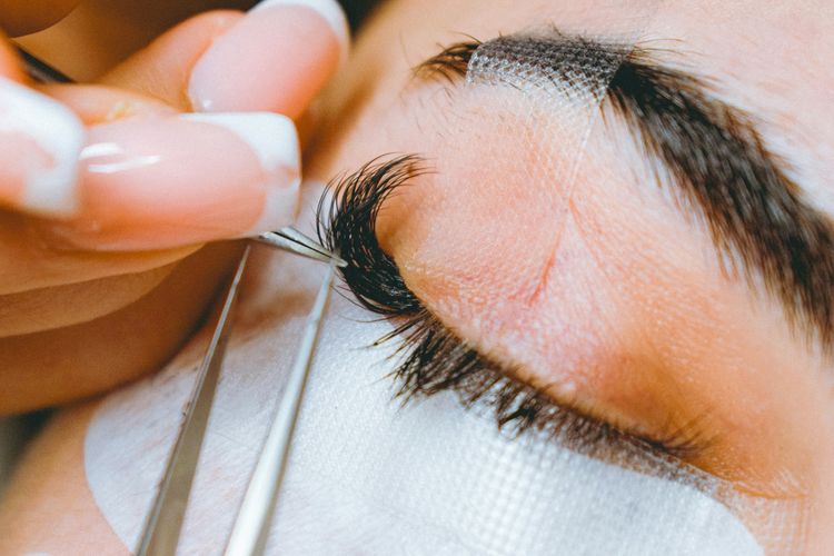 Tips Pasang Eyelash Extension bagi Pemula, Wajib Tahu