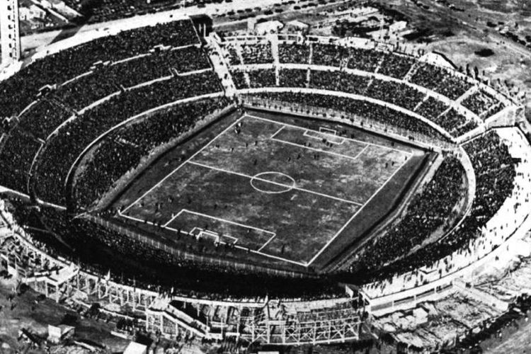 Stadion Centenario pada 1930 yang digunakan sebagai tempat pertandingan Piala Dunia pertama di Uruguay