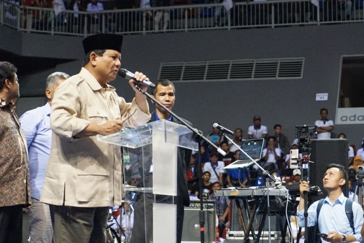 Calon presiden nomor urut 02 Prabowo Subianto saat menghadiri perayaan ulang tahun ke 20 Federasi Serikat Pekerja Metal Indonesia (FSPMI) di Sports Mall, Kelapa Gading, Jakarta Utara, Rabu (6/2/2019).