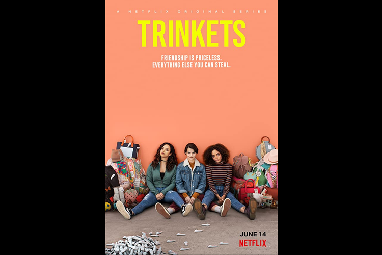 Kiana Madeira, Brianna Hildebrand, dan Quintessa Swindell dalam serial drama Trinkets (2019).
