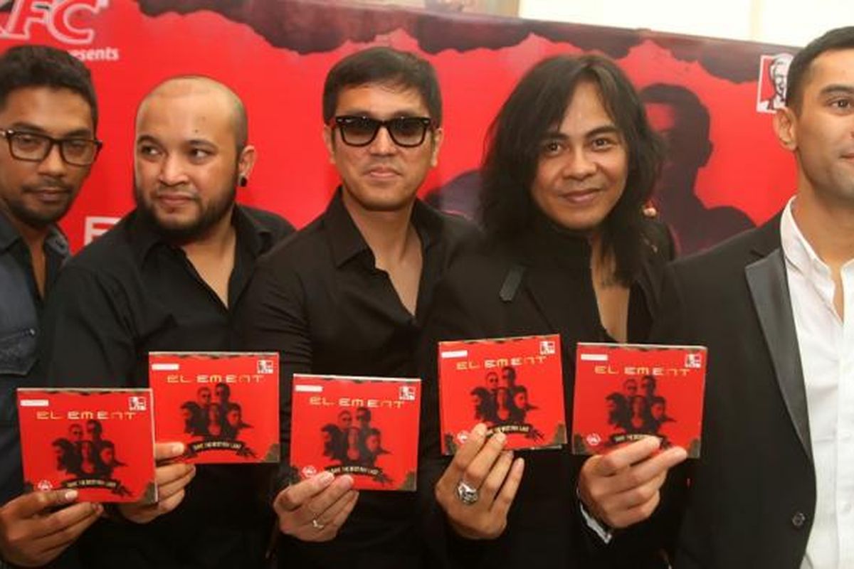 Setelah lima tahun vakum, band Element meluncurkan album ketujuh mereka, Save The Best For Last, di Jakarta, Rabu (12/3/2014).