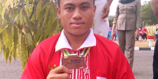 Atlet masa depan sepak takraw asal Gorontalo Utara, Raden Mateka. Siswa kelas XII ini, ikut menyumbang prestasi bagi Indonesia pada ASEAN School Games di Singapura pada 2017 dan ASEAN School Games di Malaysia pada 2018.
