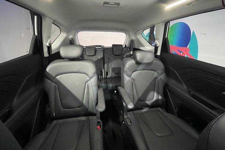 Baris kedua Stargazer captain seat