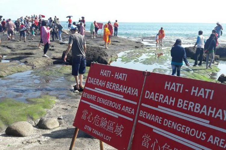 Destinasi wisata Tanah Lot di Kabupaten Tabanan, Bali, Kamis (7/7/2016).