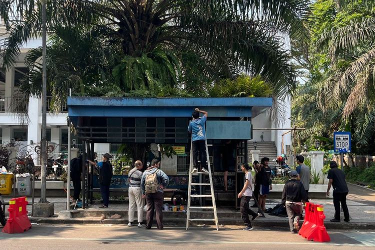 Komunitas di Malang Kritik Pemkot Lewat Cat Ulang Halte Trans Jatim 