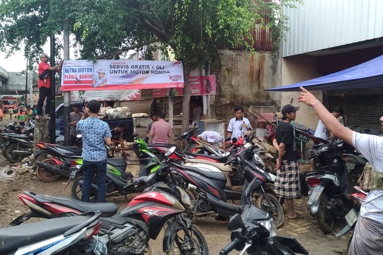 Posko bengkel berjalan banjir