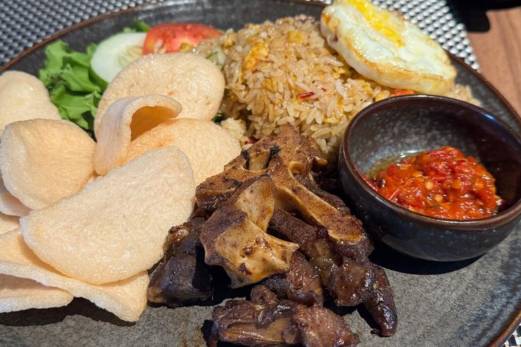 Nasi Goreng Buntut Sanggam Bistro, Hotel Mercure Berau