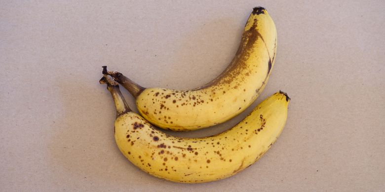 Ilustrasi pisang kematanga. 