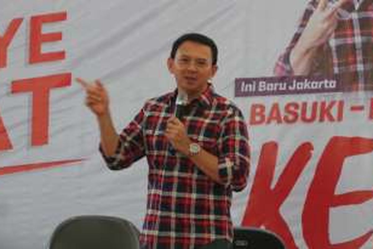 Calon gubernur DKI Jakarta Basuki Tjahaja Purnama atau Ahok di Rumah Lembang, Menteng, Jakarta Pusat, Jumat (25/11/2016).