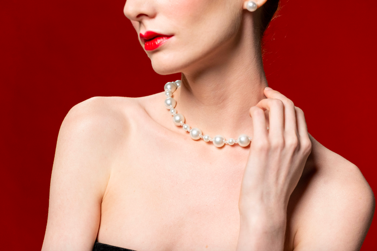 Ilustrasi perhiasan mutiara