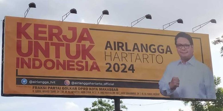 Gambar Ketua Umum Partai Golkar, Airlangga Hertanto terpasang di 24 Kabupaten dan kota di Sulawesi Selatan sebagai bakal calon Presiden Ri pada pemilihan 2024 mendatang.