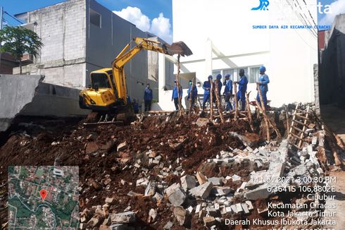 Sudin SDA: Turap di Cibubur Longsor Sepanjang 15 Meter karena Fondasi Kurang Baik