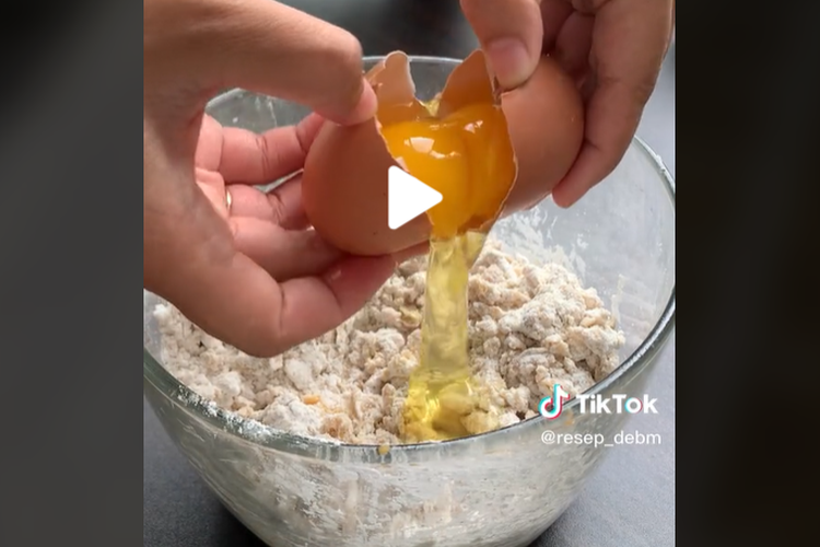 Video telur ayam kembar