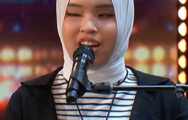 Penyanyi remaja asal Indonesia Putri Arini mengikuti audisi America's Got Talent 2023 di Amerika Serikat. Penampilannya yang memukau membuat juri Simon Cowell memberinya golden buzzer sehingga Putri bisa langsung melaju ke babak semi final.