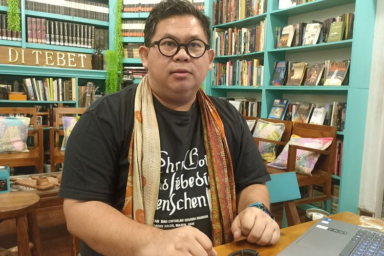 Perjalanan Panjang Pustakawan Wien Muldian Mendirikan Ruang Komunitas "Baca di Tebet"