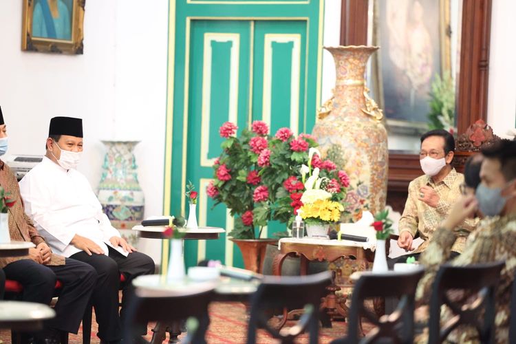 Ketua Umum Partai Gerindra Prabowo Subianto dan Gubernur DIY Sri Sultan Hamengku Buwono X di Yogyakarta, Sabtu (7/5/2022).