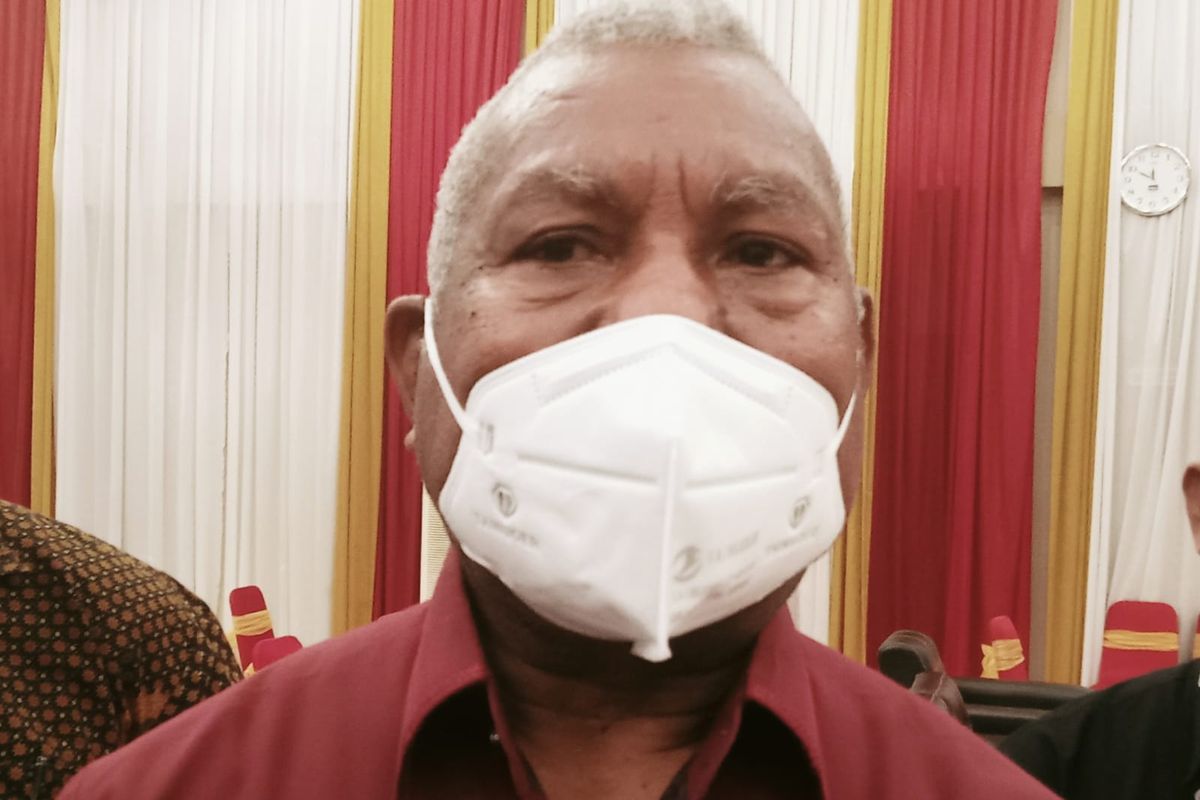 Gubenur Papua Barat Dominggus Mandacan