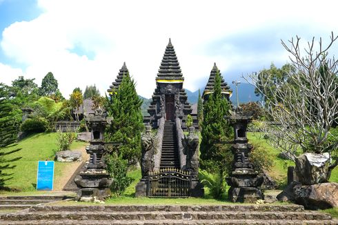 6 Wisata di Bogor Rasa Bali, Ada yang Mirip Pura Agung Lempuyang