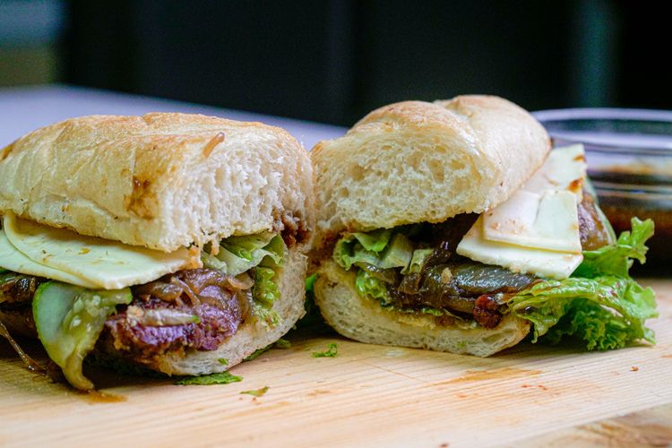 Sandwich sei sapi saus BBQ ala Instagram @my.foodplace. 