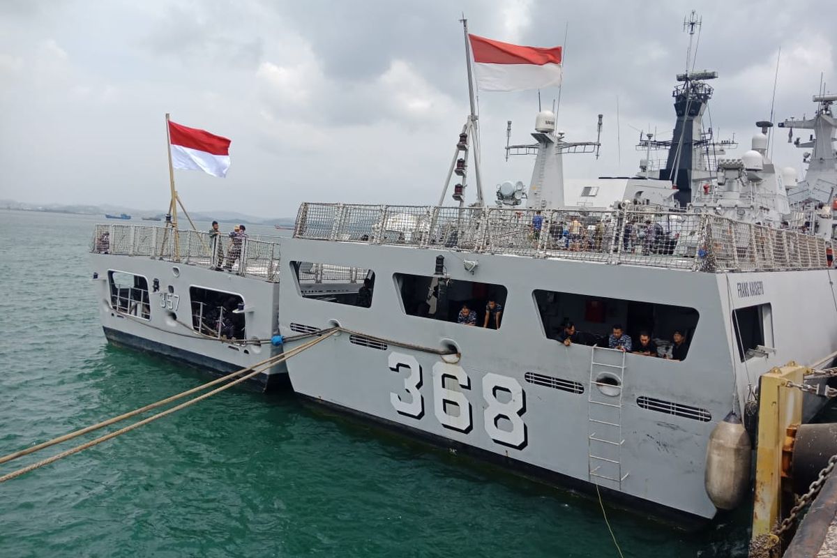 KRI Frans Kaisiepo-368.