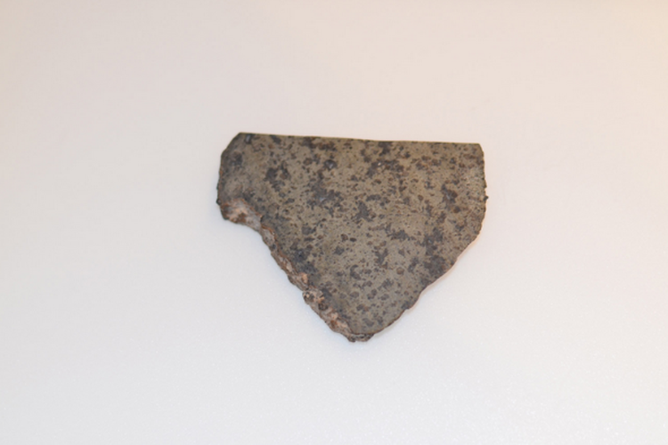 Meteorit Mars SaU 008 yang ditemukan di Oman pada tahun 1999 akan dikembalikan ke Mars. Meteorit ini diprediksi berasal dari ledakan 700.000-600.000 tahun lalu.