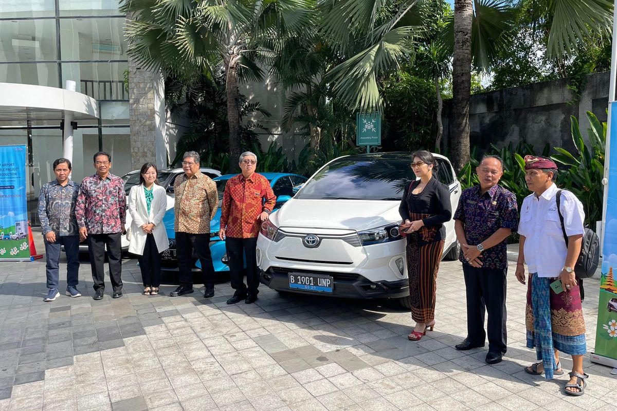 The Stones Hotel - Legian Bali, Autograph Collection, berkolaborasi dengan PT Toyota Motor Manufacturing Indonesia (TMMIN) untuk menghadirkan layanan antar-jemput bandara yang ramah lingkungan. 